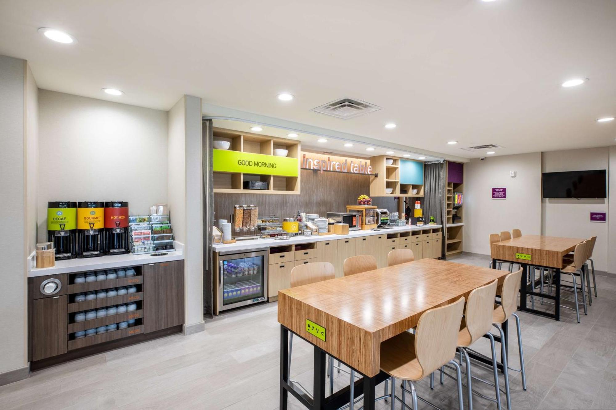 休斯敦iah机场环城公路8号希尔顿惠庭酒店 外观 照片